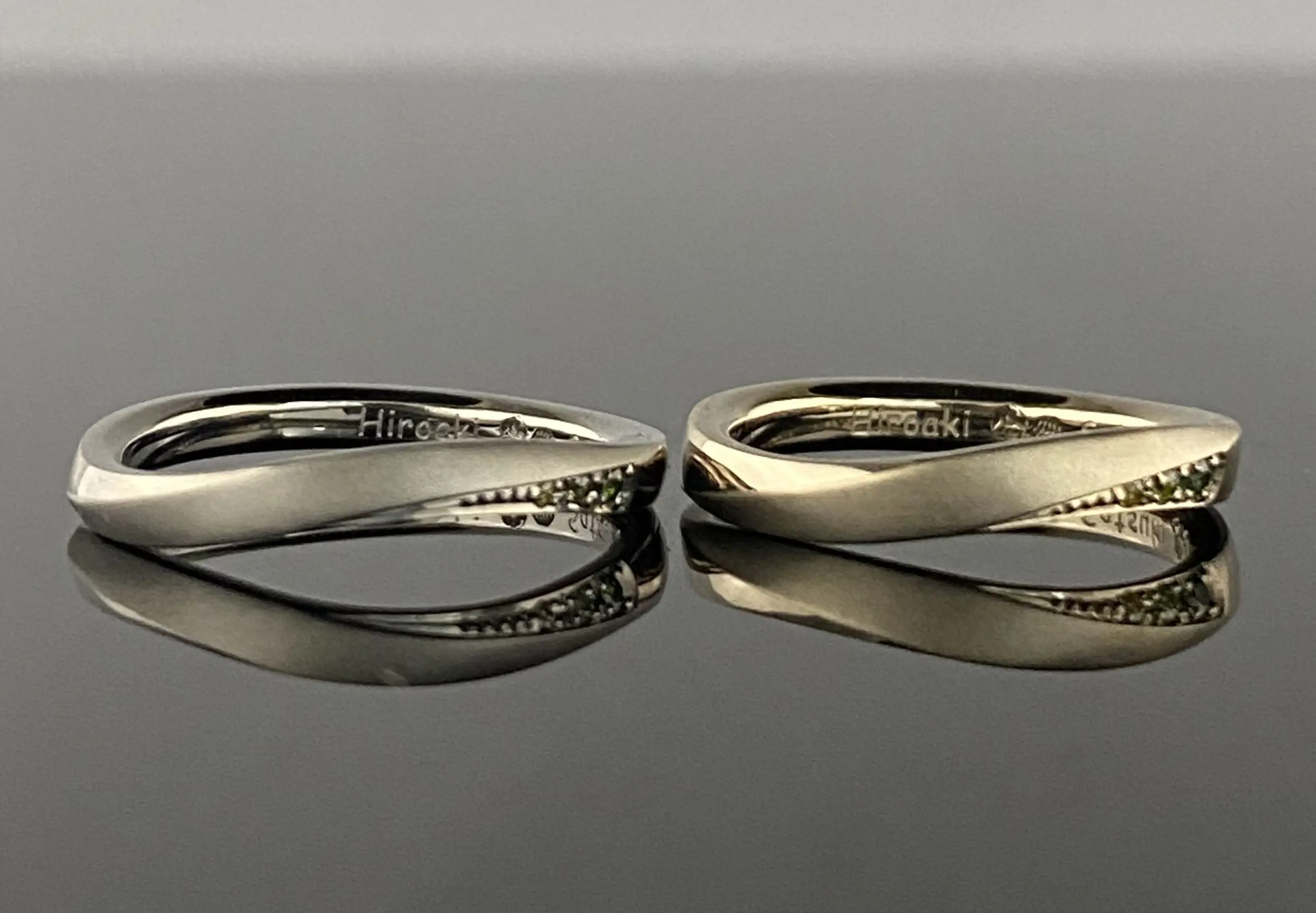 デザインとダイヤモンドのカラーを合わせた素敵な鍛造指輪 | 結婚